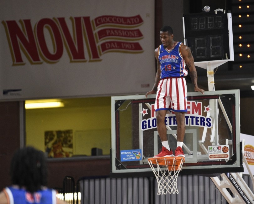 Lo spettacolo degli Harlem Globetrotters a Casale